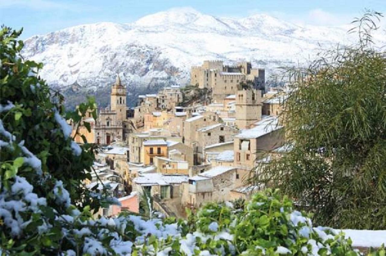 Villetta In Centro Storico Caccamo Bagian luar foto